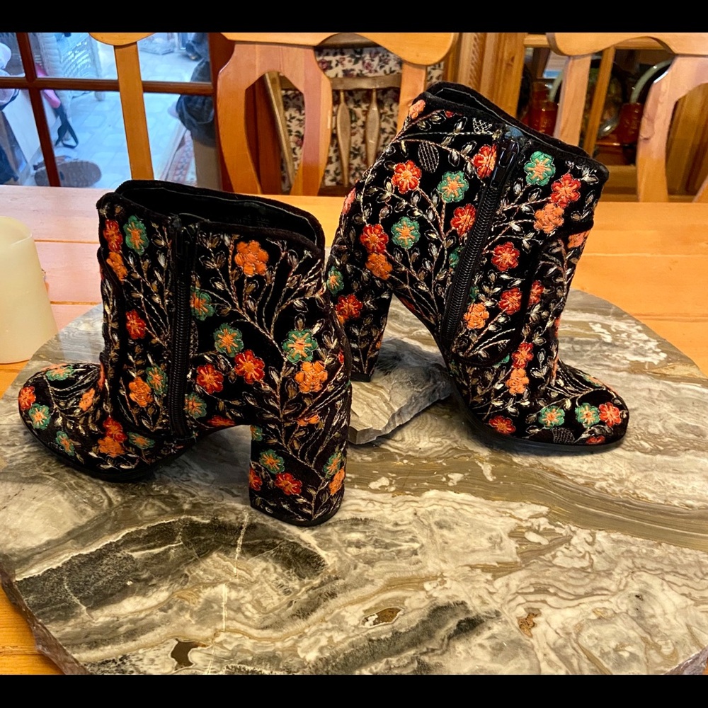 Fergie Tesla embroidered ankle bootie - Picture 3 of 7